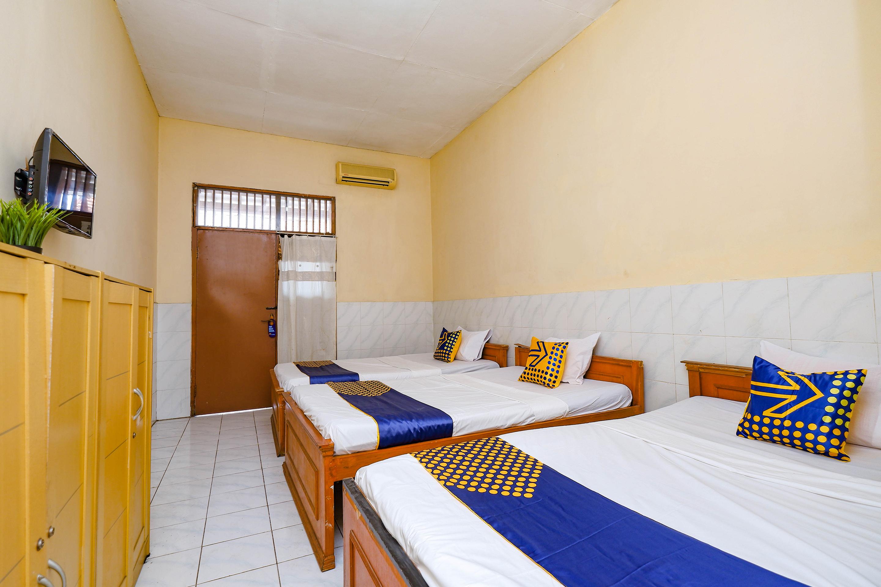 สปอต ออน 2011 โฮเต็ล มาการ์ ซารี Hotel Surakarta  ภายนอก รูปภาพ
