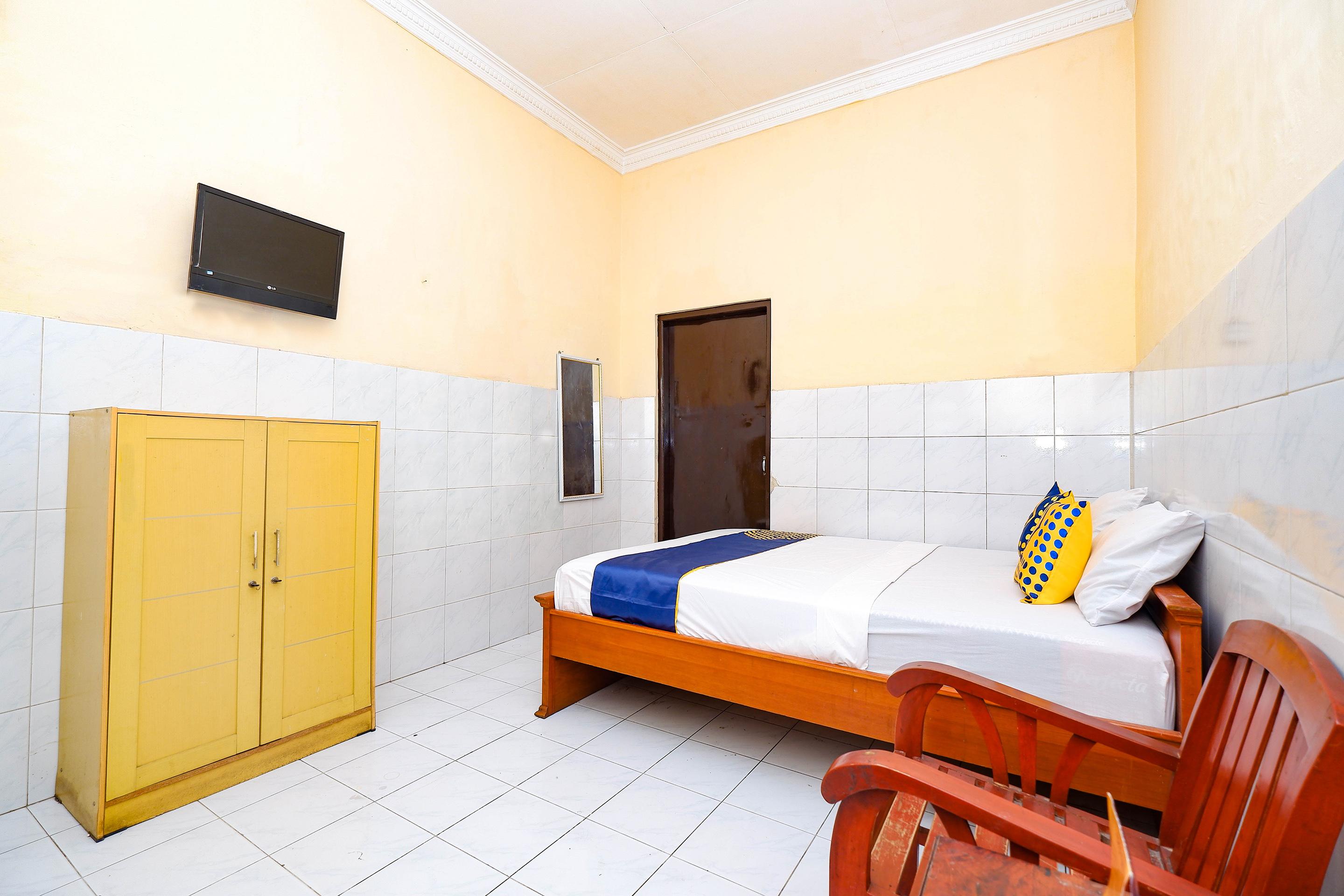 สปอต ออน 2011 โฮเต็ล มาการ์ ซารี Hotel Surakarta  ภายนอก รูปภาพ