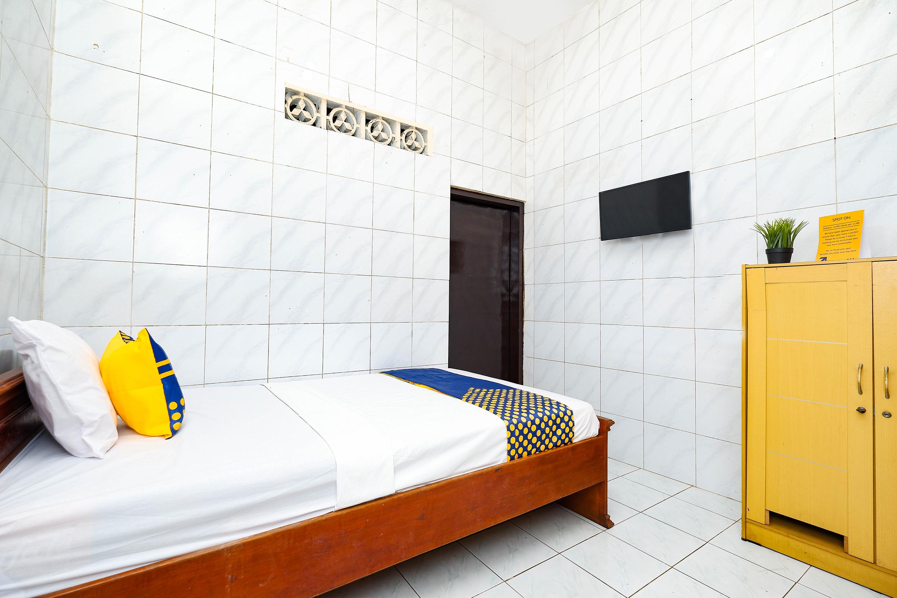 สปอต ออน 2011 โฮเต็ล มาการ์ ซารี Hotel Surakarta  ภายนอก รูปภาพ