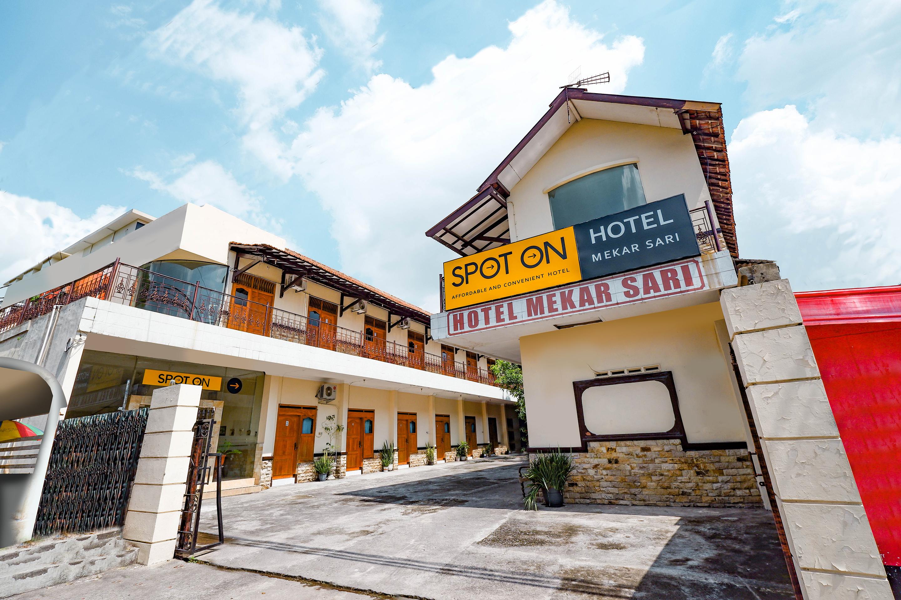 สปอต ออน 2011 โฮเต็ล มาการ์ ซารี Hotel Surakarta  ภายนอก รูปภาพ