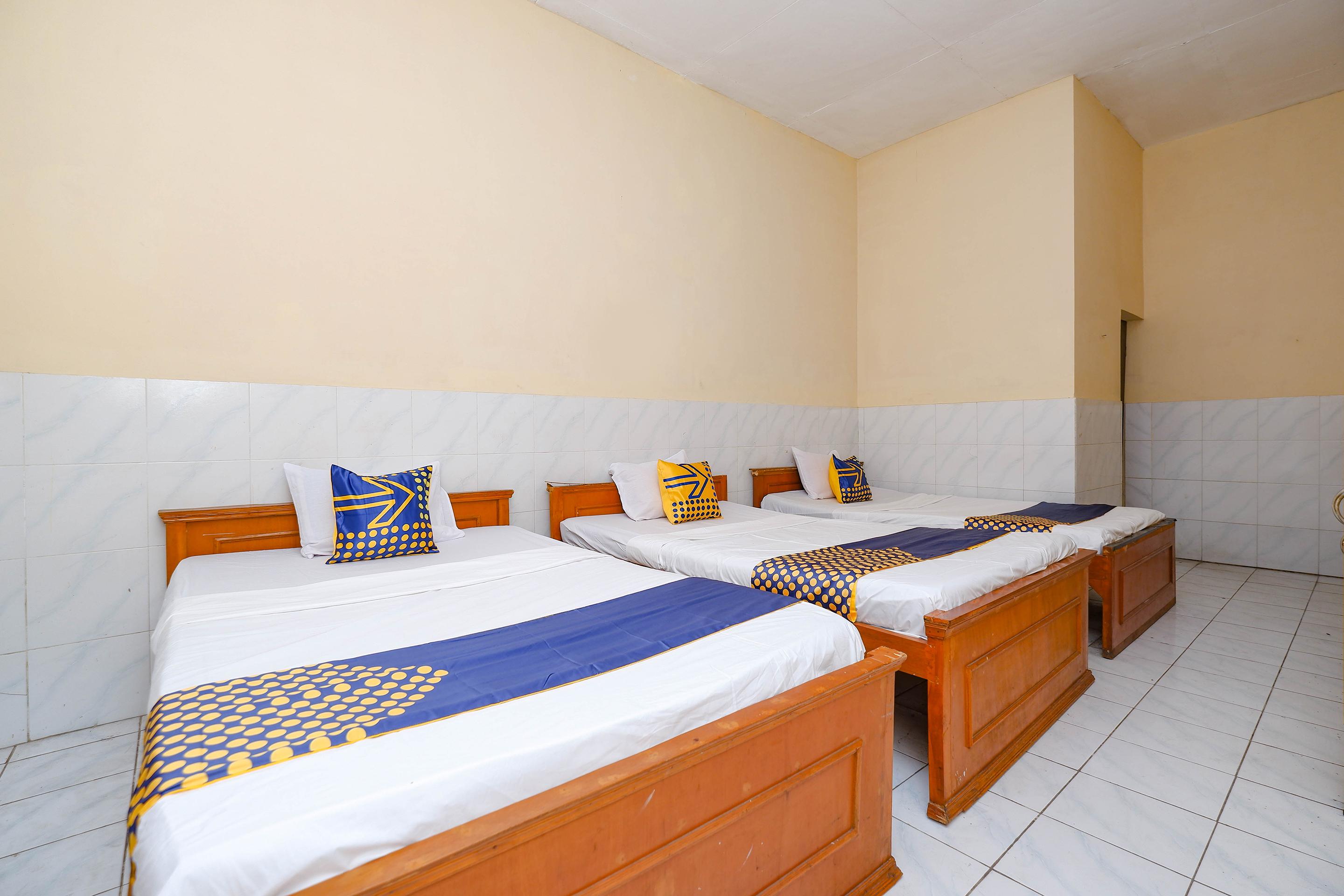 สปอต ออน 2011 โฮเต็ล มาการ์ ซารี Hotel Surakarta  ภายนอก รูปภาพ