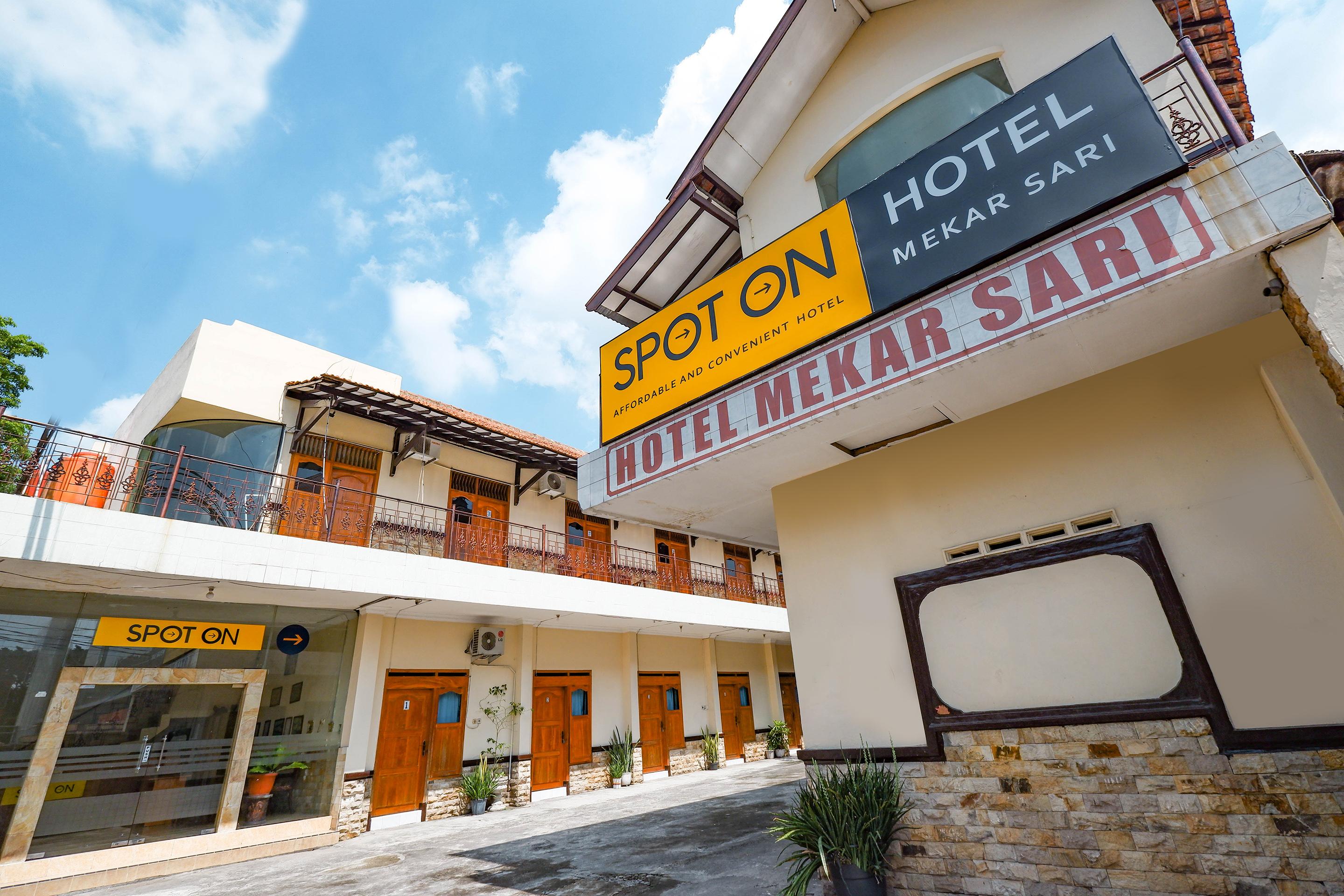 สปอต ออน 2011 โฮเต็ล มาการ์ ซารี Hotel Surakarta  ภายนอก รูปภาพ