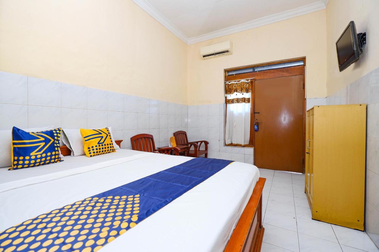 สปอต ออน 2011 โฮเต็ล มาการ์ ซารี Hotel Surakarta  ภายนอก รูปภาพ